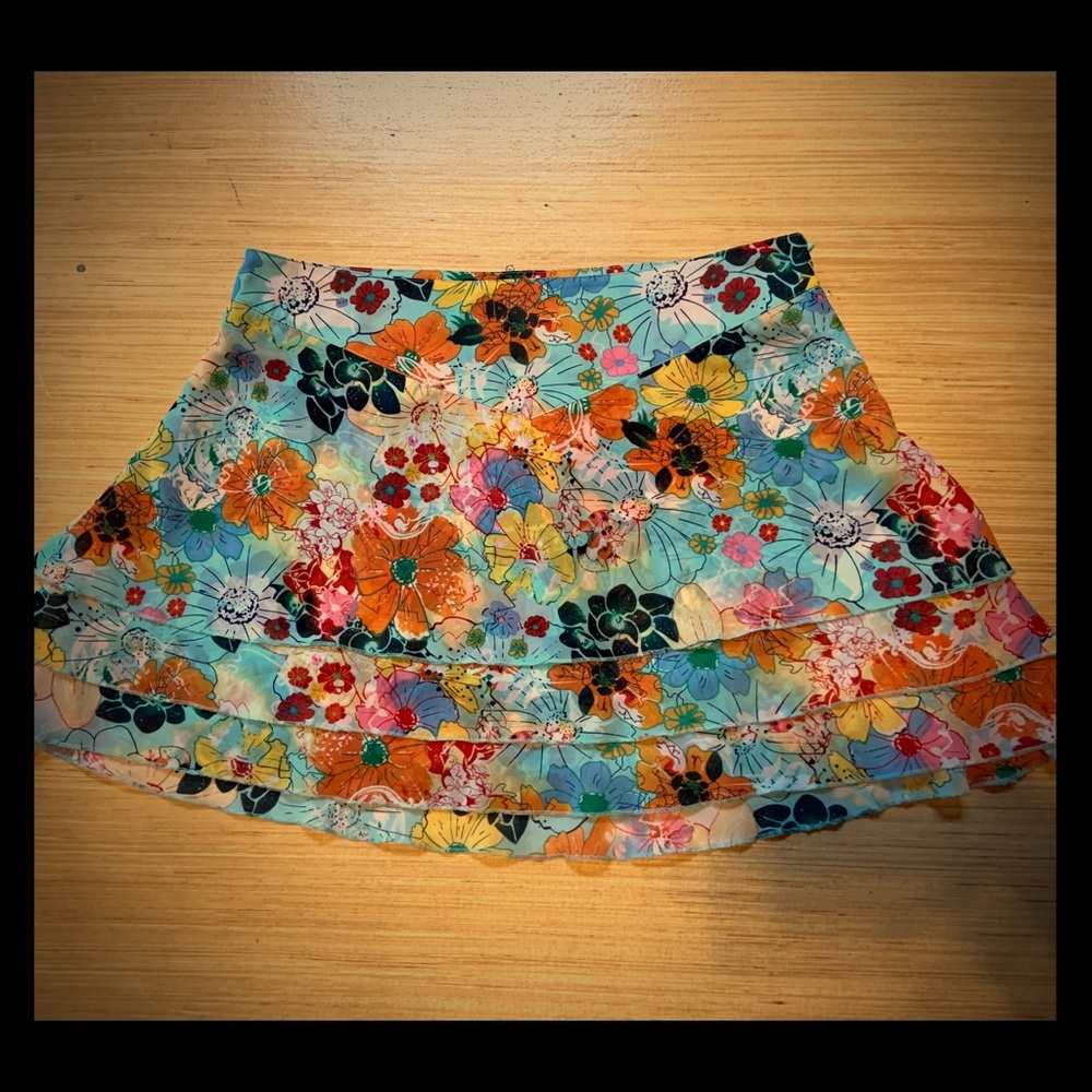 Floral Ruffled mini skirt